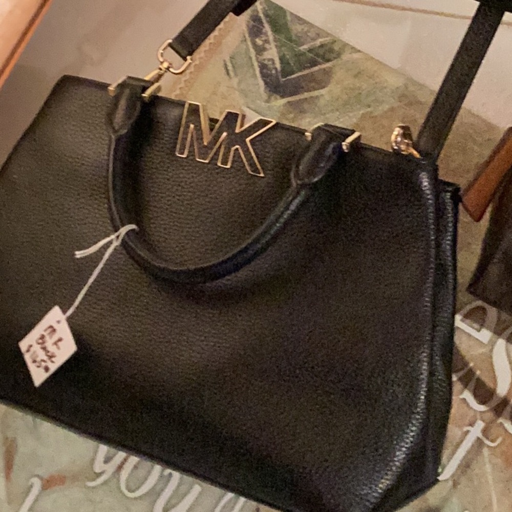 MK purse black